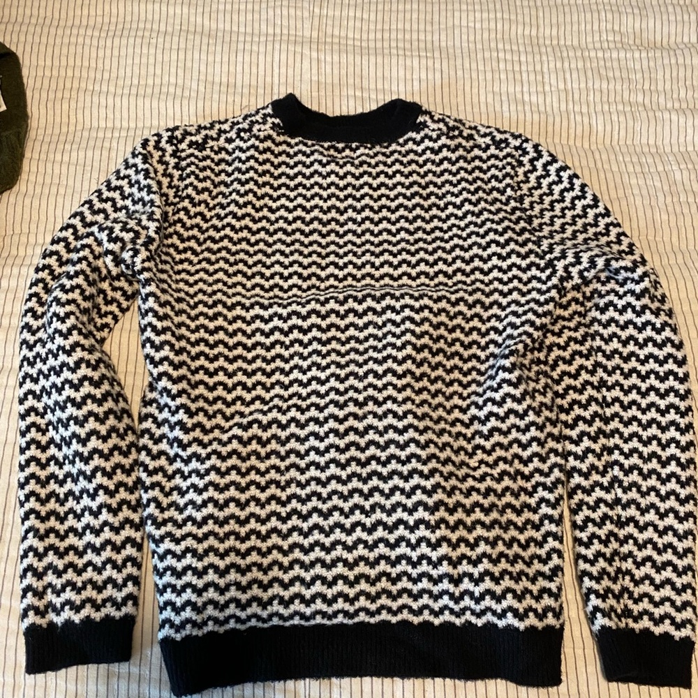 Zara sweater - medium